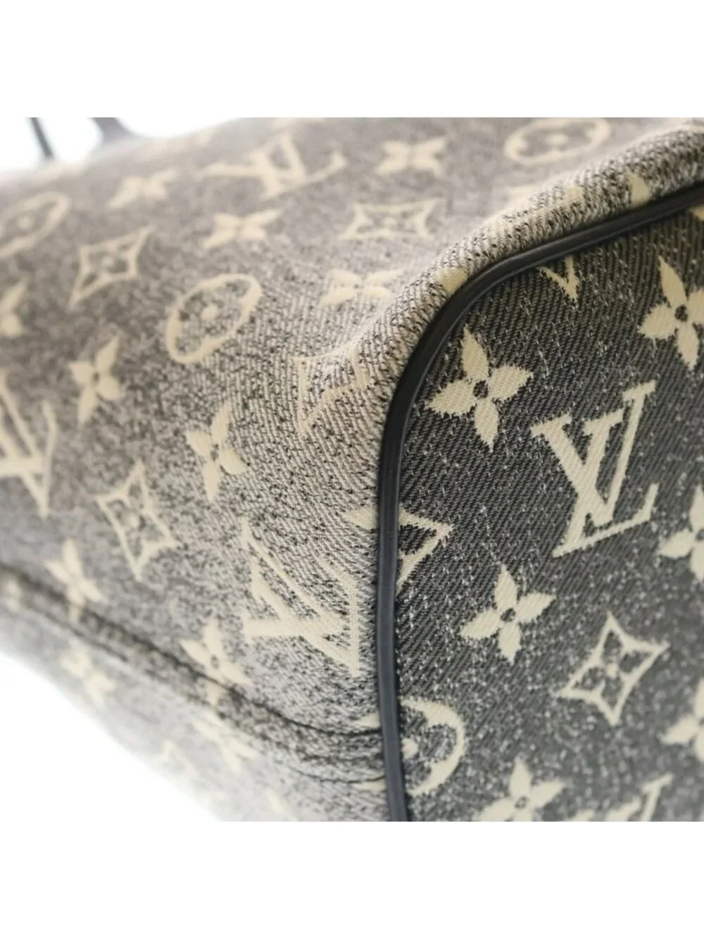 Louis Vuitton Monogram Neverfull MM Tote Gray